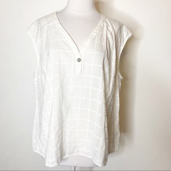ModCloth Swiss dot window plane white blouse - Picture 9 of 10